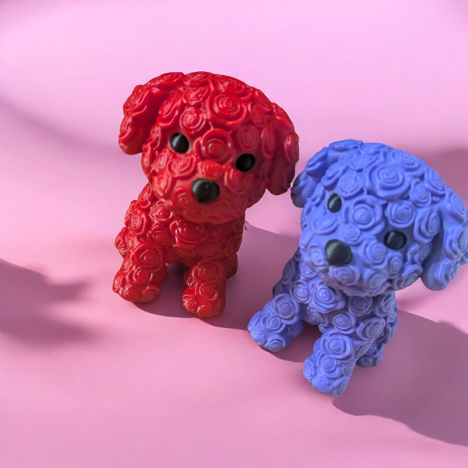 Petit Chien en Roses – Le compagnon fleuri à adopter !