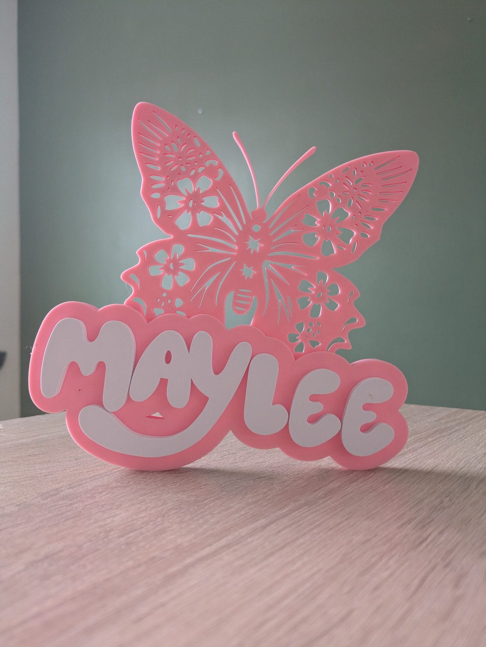 Plaque Prénom Papillon – La touche magique pour sa chambre !